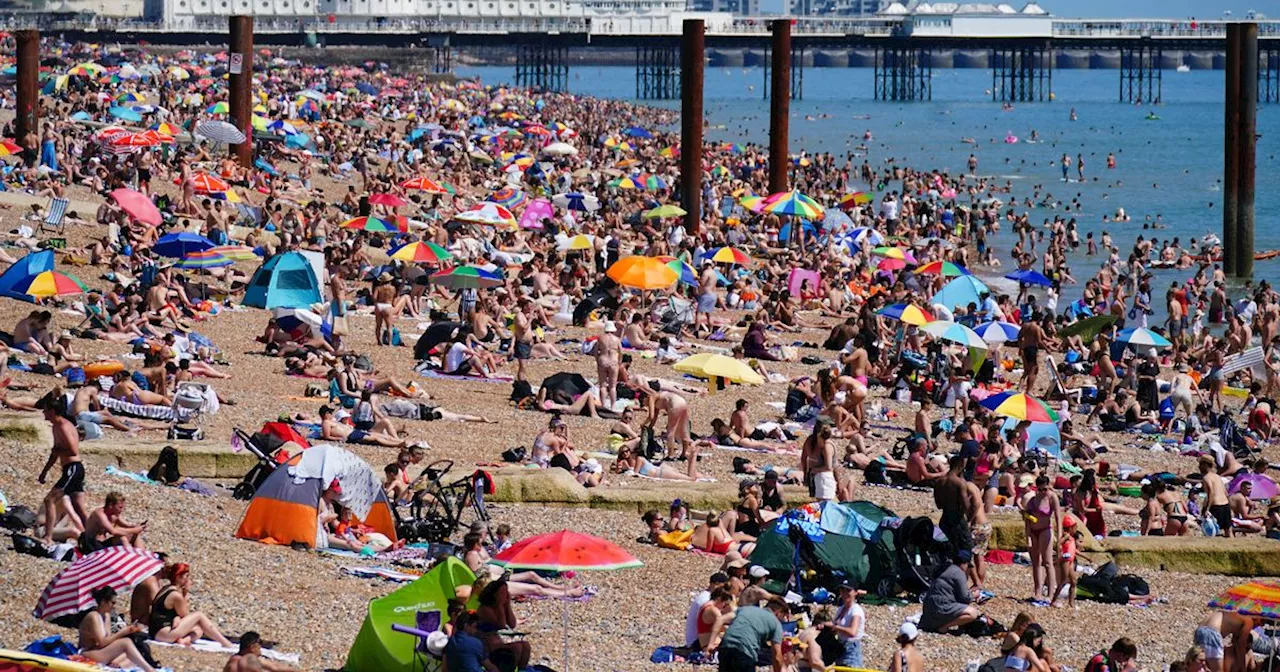 Holidaymakers warned to wash off SPF sunscreen before bed