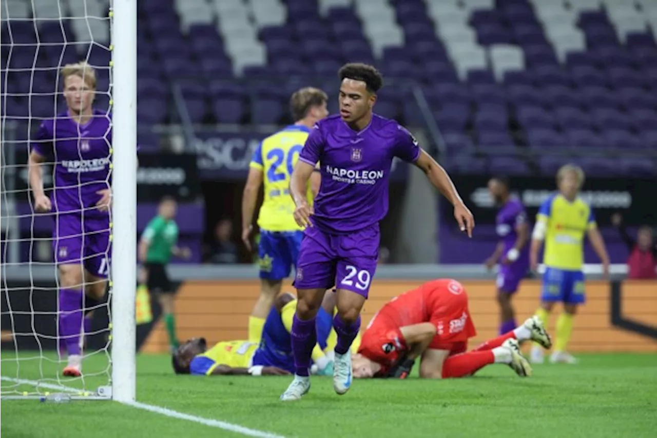 Inspiratieloos, maar wel de eerste leider: Anderlecht heeft doelpunt in extra tijd nodig tegen onervaren STVV