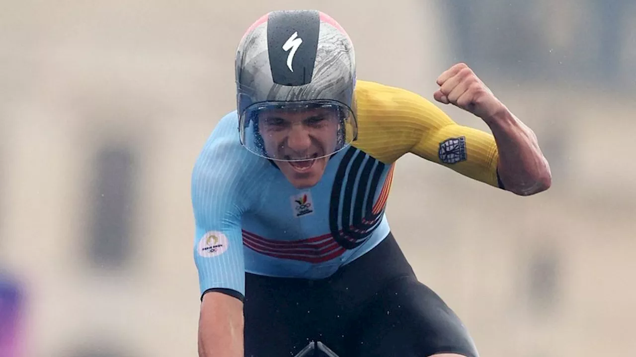 Belgen domineren tijdrit in Parijs: goud Evenepoel, Van Aert gokt en wint brons