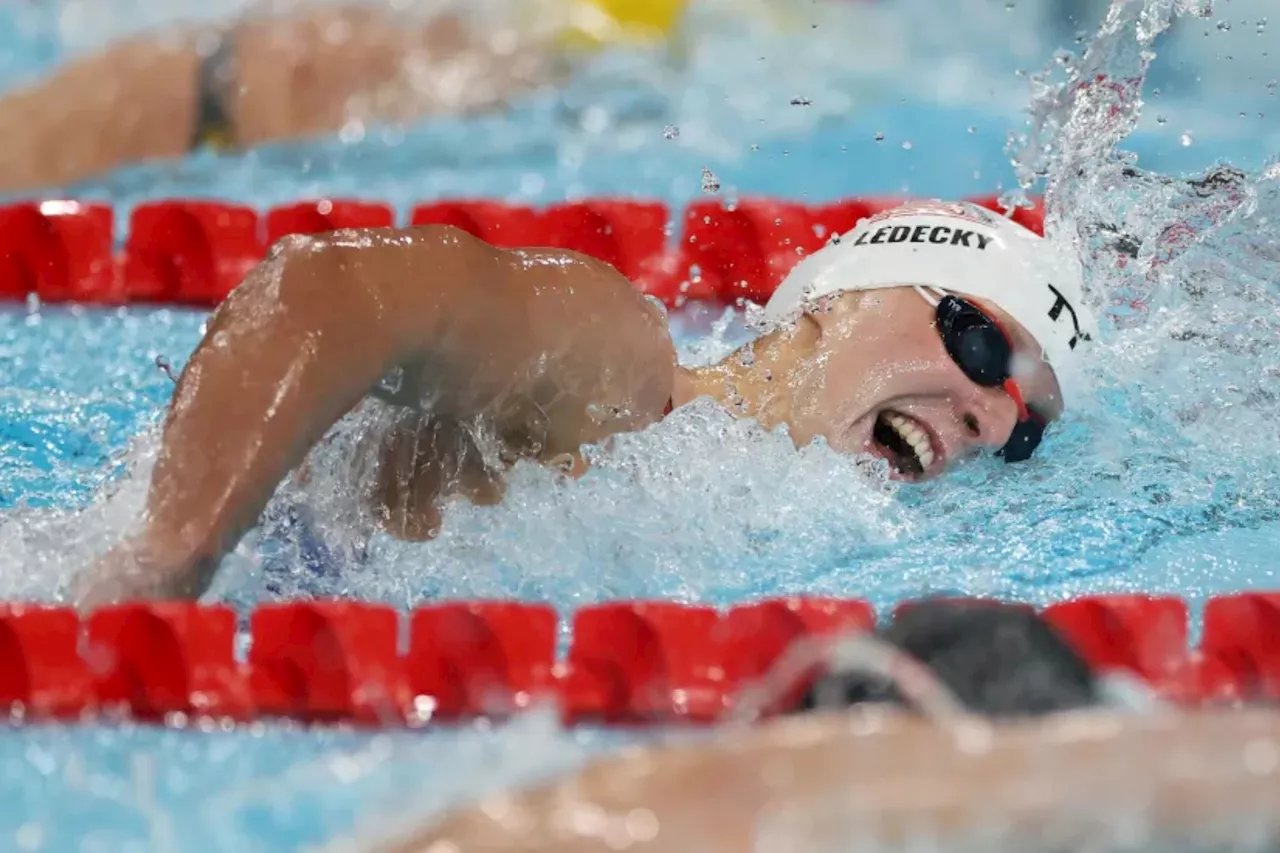 Katie Ledecky falls short against Ariarne Titmus again in 400-meter freestyle at 2024 Olympics