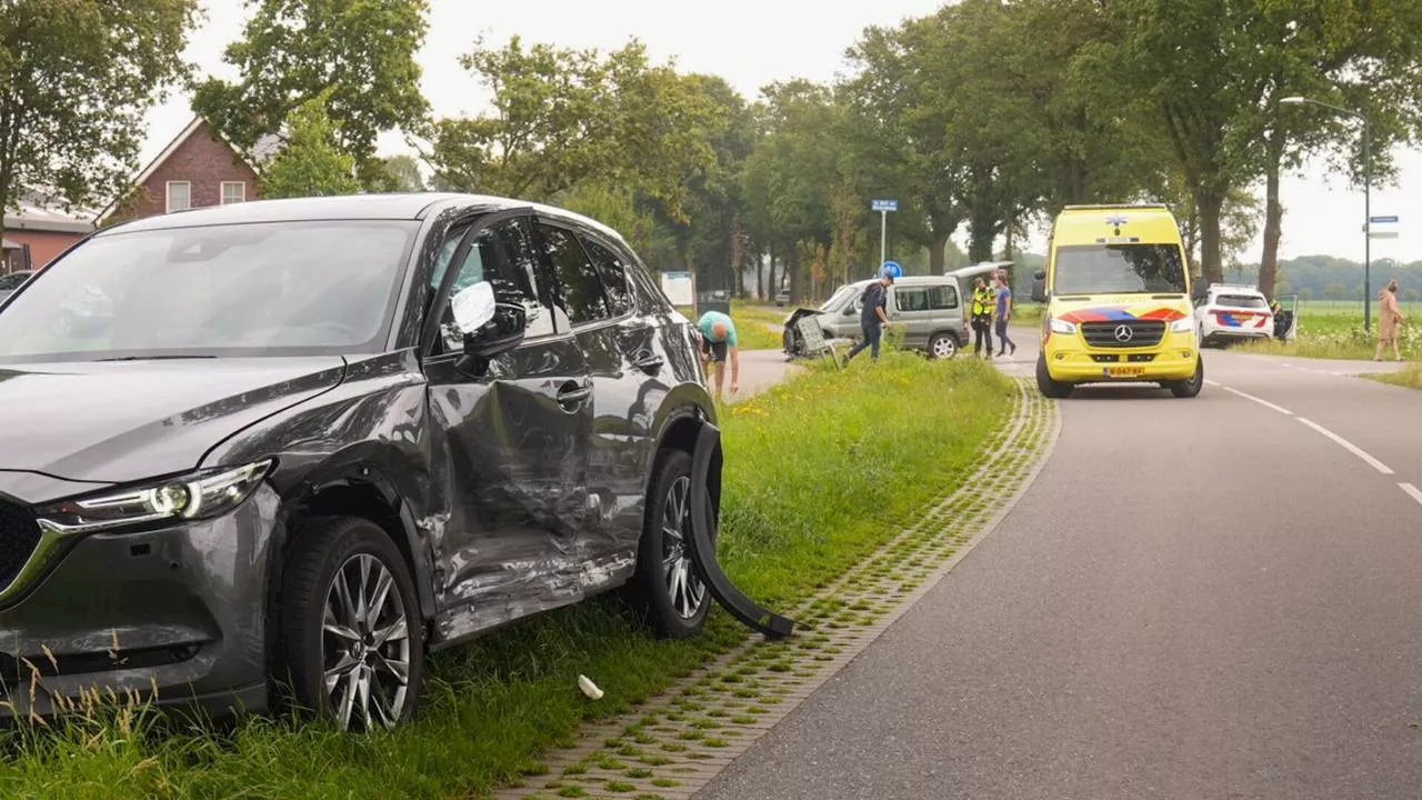 112-nieuws: botsing auto's in De Mortel • auto belandt in sloot naast A50