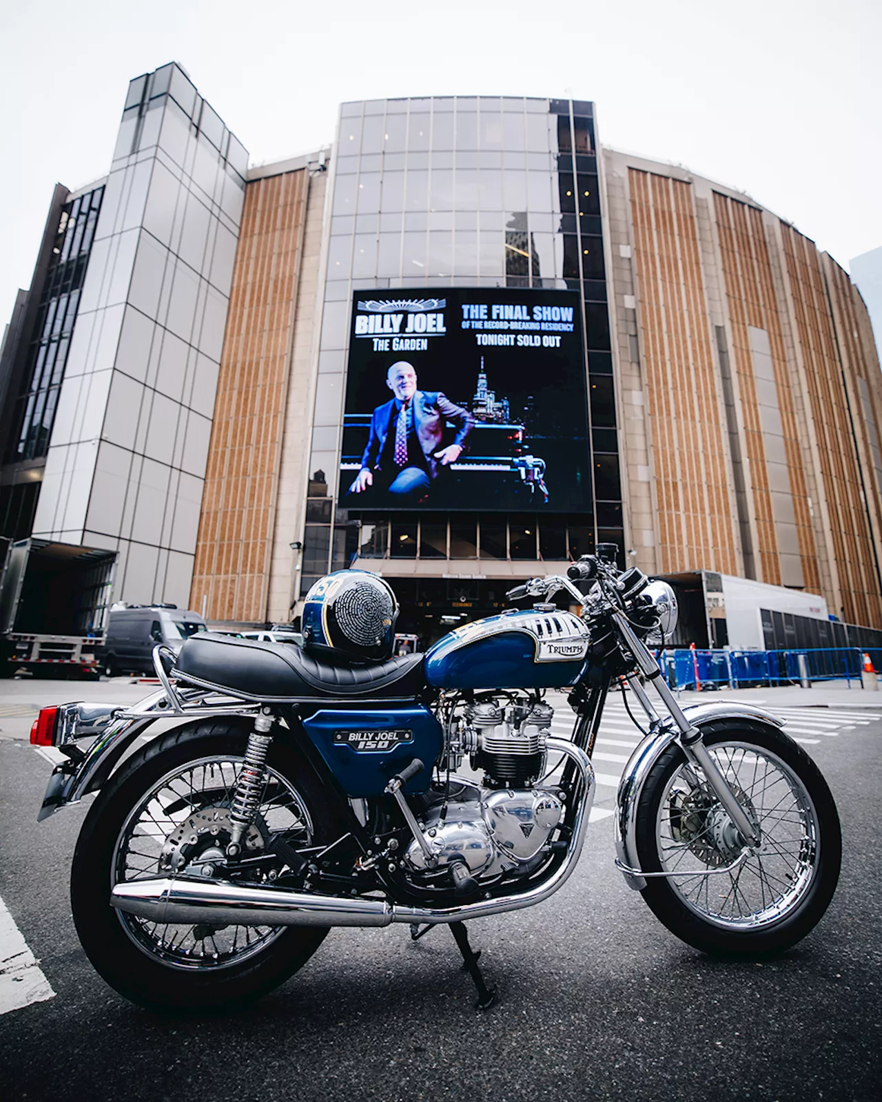  Madison Square Garden gives Billie Joel a custom Triumph motorcycle as gift for final historic show