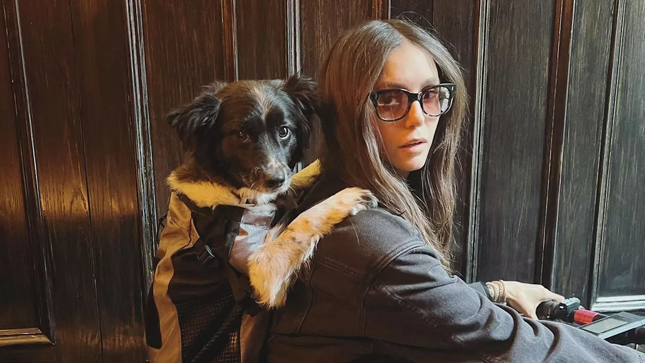 Nina Dobrev spaziert mit Bandage und Gehstock durch Paris