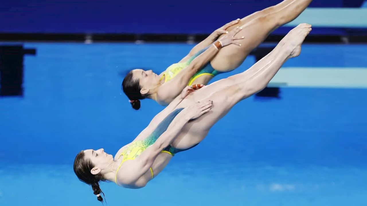 Last-dive woe costs Australia a medal as China wins first gold of Olympic Games