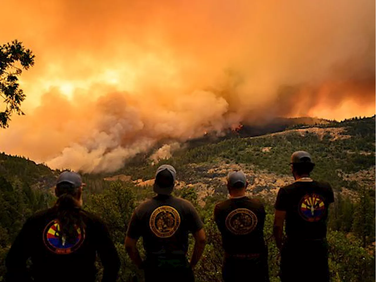 Tausende Menschen nach Waldbrand in Kalifornien evakuiert