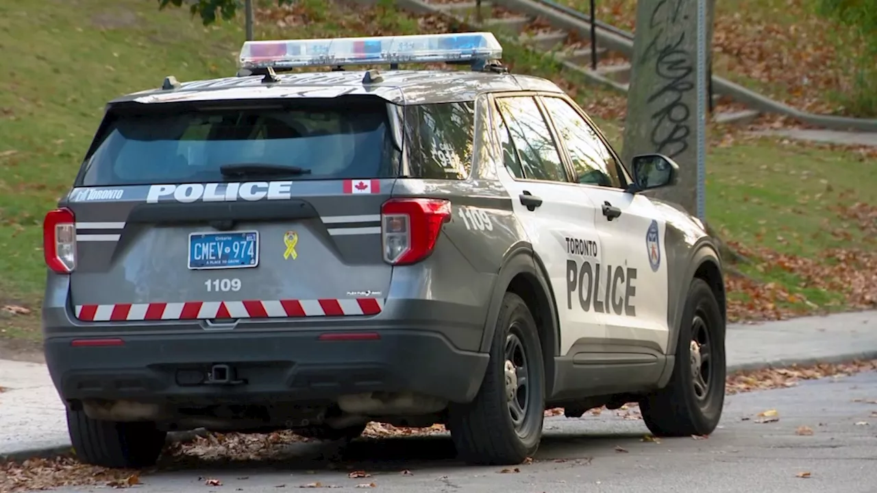 Shooting in Toronto's west end sends man to hospital; 2 suspects sought