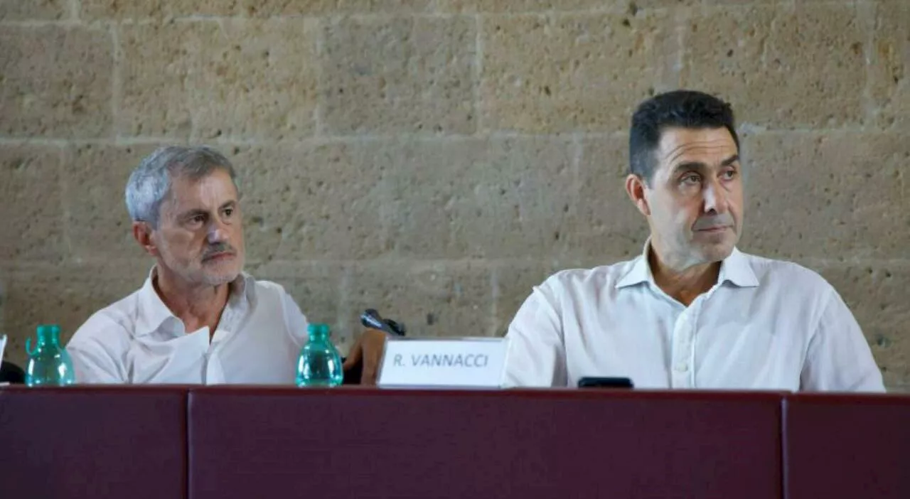 Alemanno-Vannacci, la strana coppia a Orvieto per chiedere più sovranismo. Ecco cos'è successo