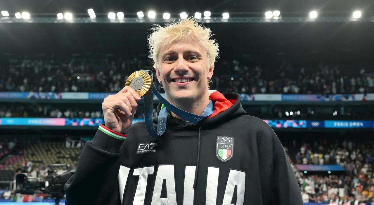 Olimpiadi, storico Martinenghi: oro nei 100 rana. Pilato e Ceccon in finale. Delusione nel fioretto