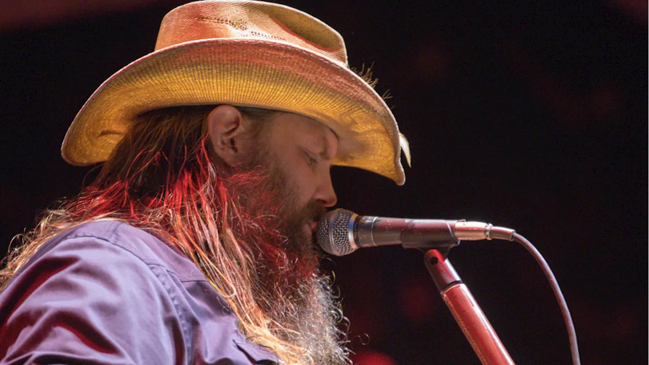 Review: Chris Stapleton dazzles Seattle with icons Willie Nelson and Sheryl Crow