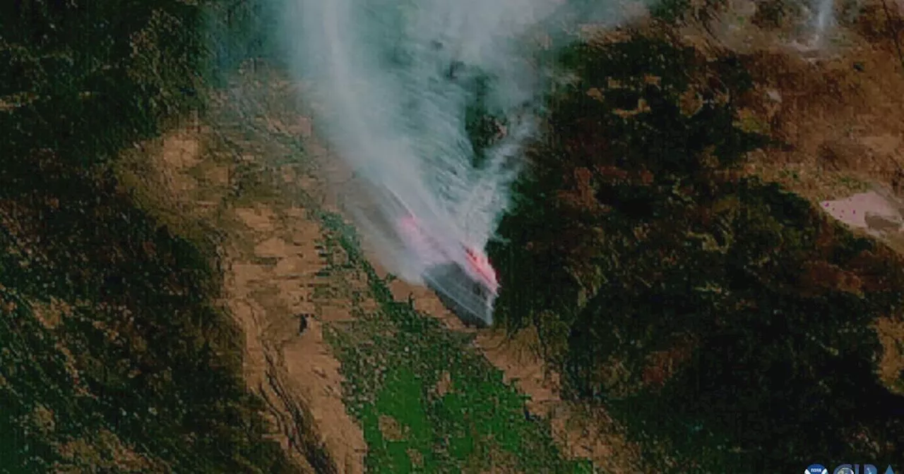 Jaw-dropping satellite video shows Park fire burning from space