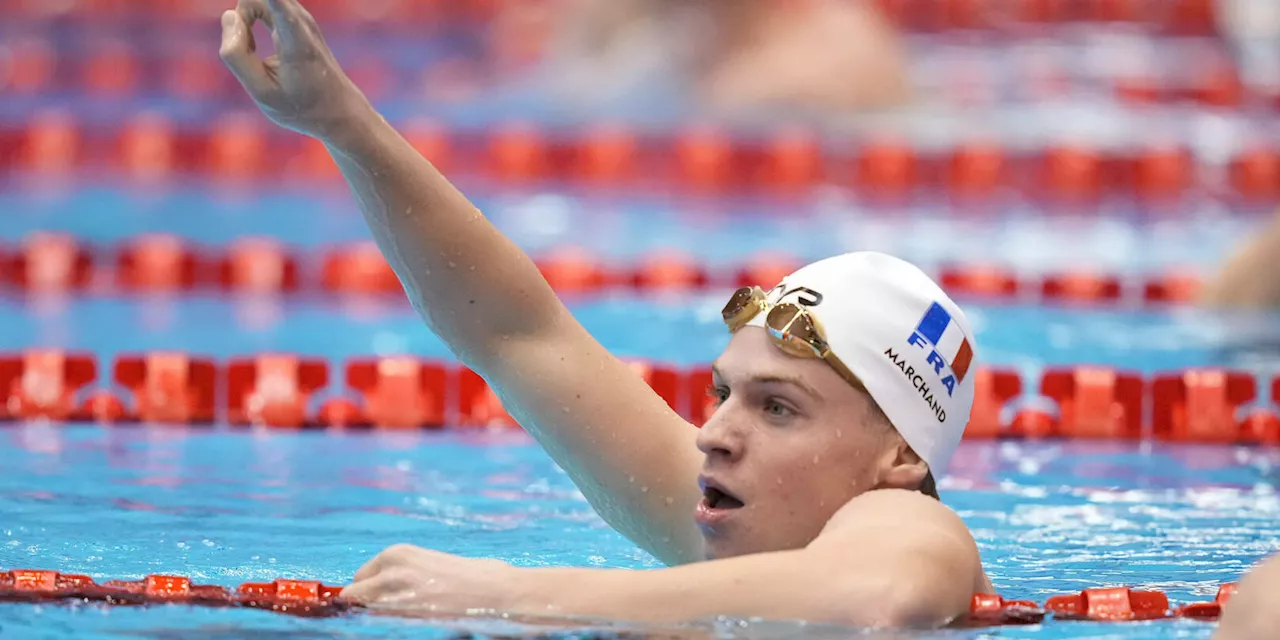 JO 2024 : Léon Marchand décroche l'or sur 400 mètres 4 nages