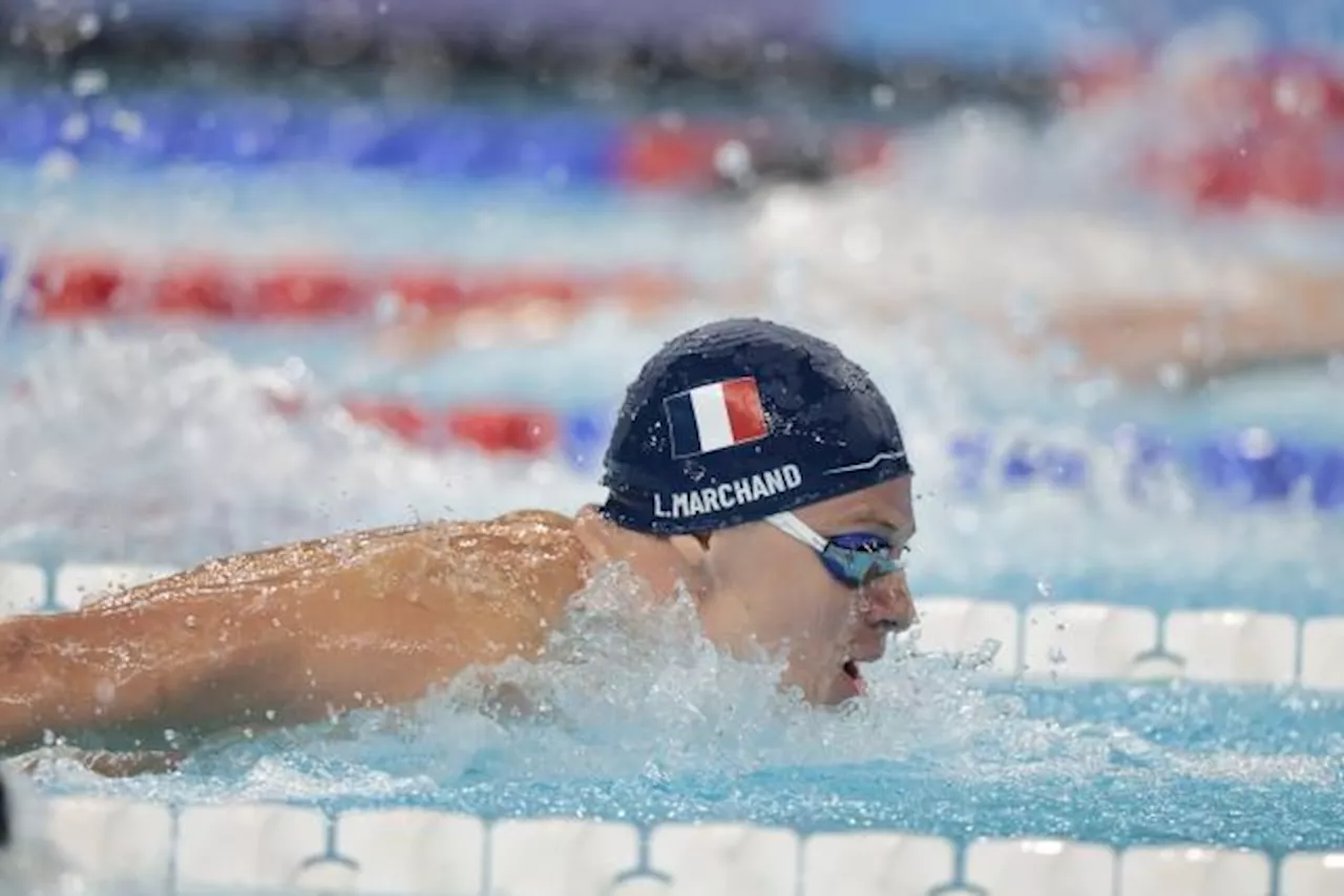 Léon Marchand en contrôle et meilleur temps des séries du 400m 4 nages des JO 2024