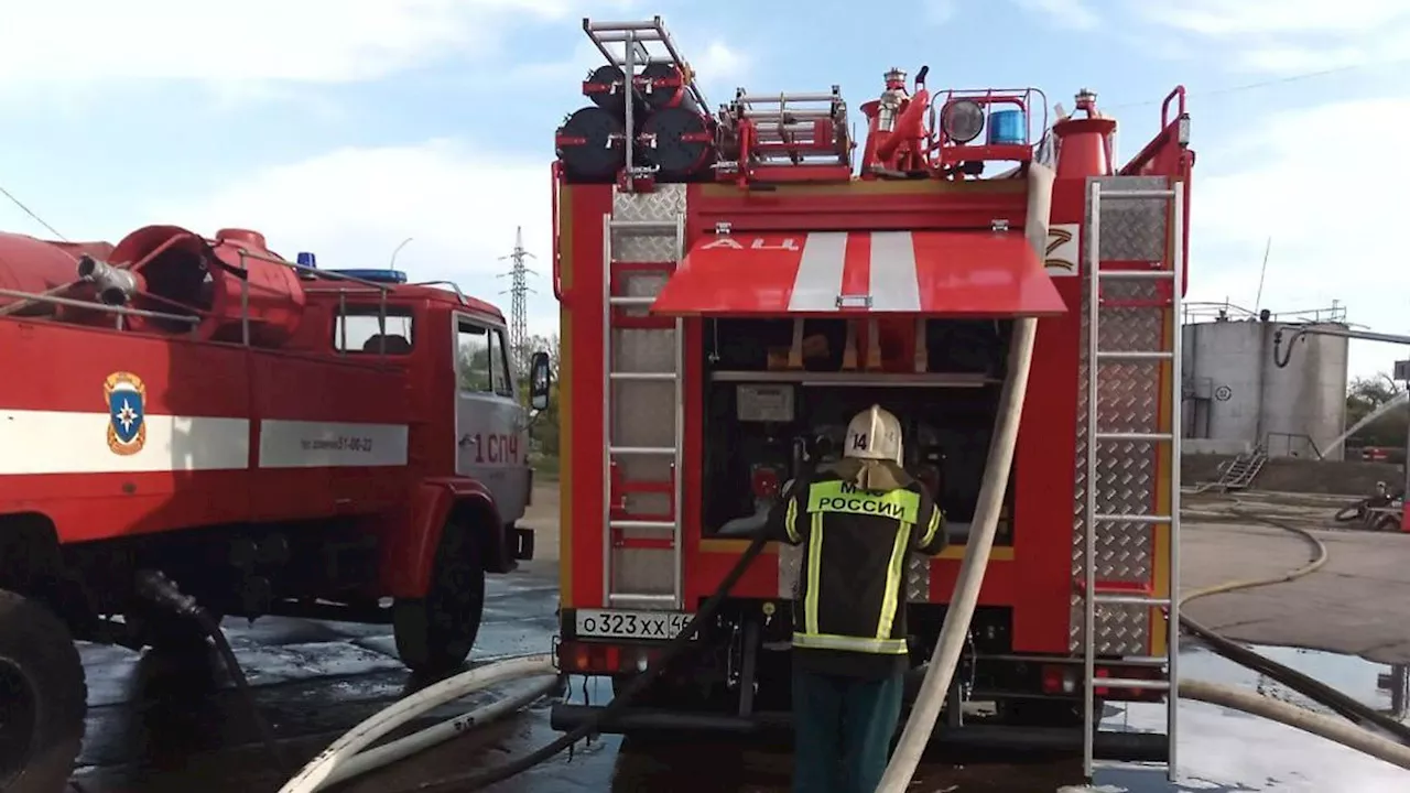 Nach ukrainischen Drohnenangriffen: Feuer in einem Öllager in Kursk