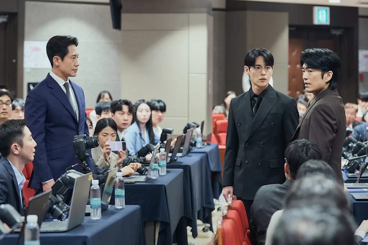 Shin Ha Kyun Is Prepared To Trap A Suspicious Shin Jae Ha In “The Auditors”