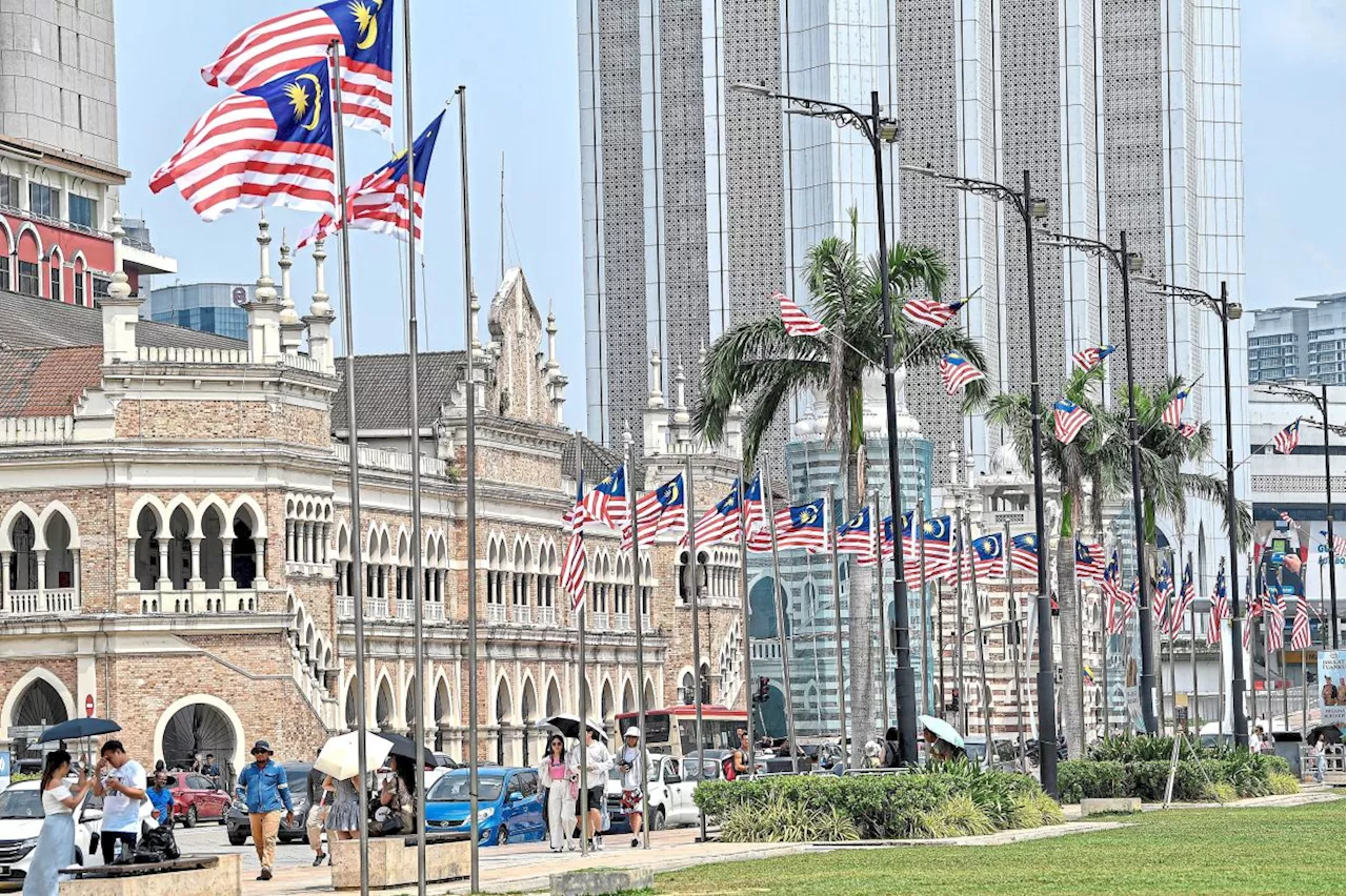 Over 40,000 Jalur Gemilang for nation lovers