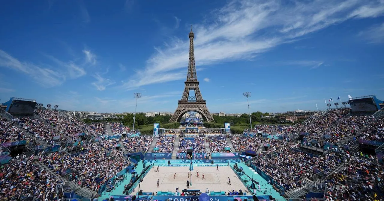 Beach-Volleyballerinnen Müller und Tillmann starten mit Sieg