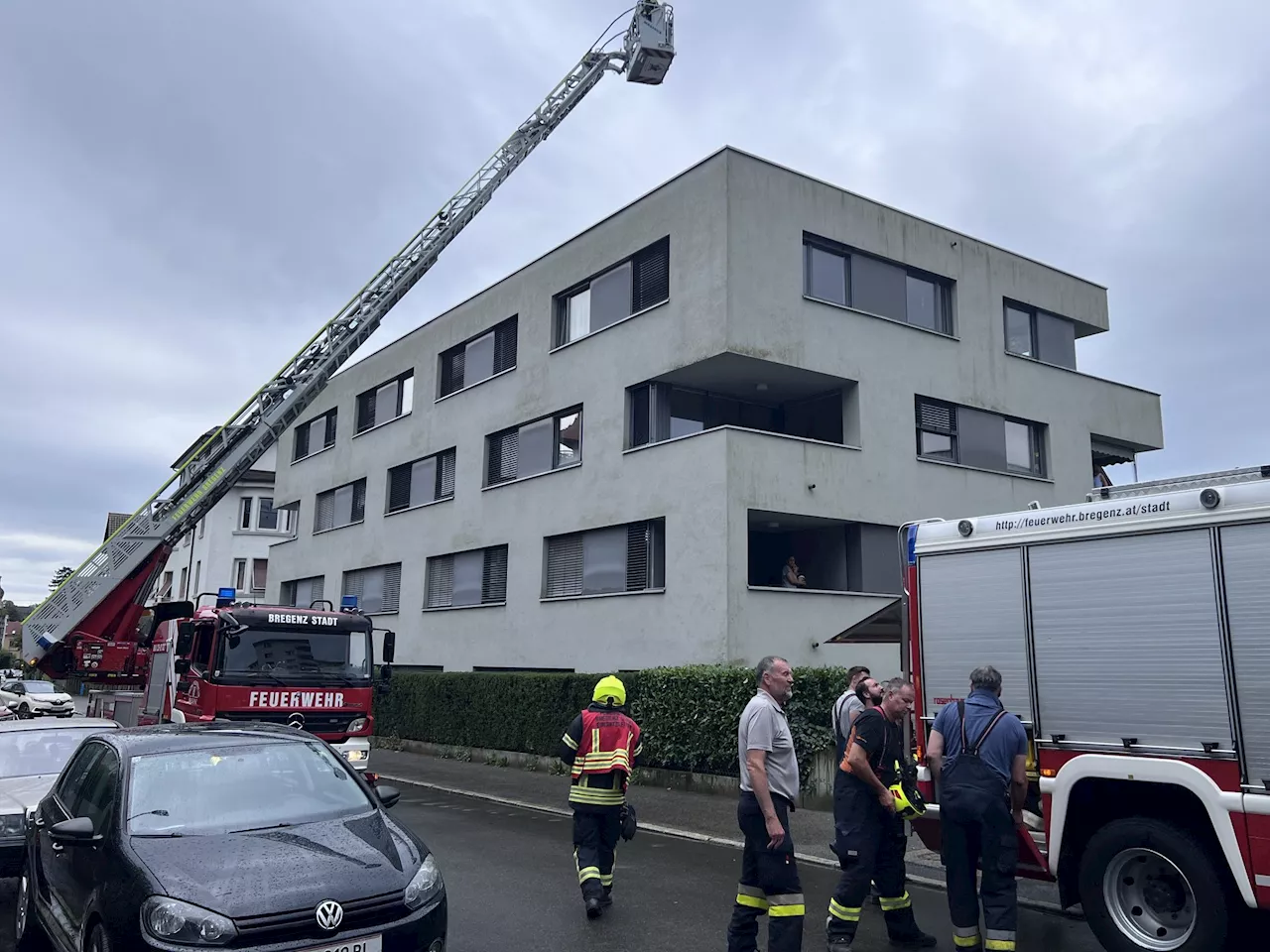 Starke Rauchentwicklung in Wohnhaus - Feuerwehr Bregenz im Einsatz