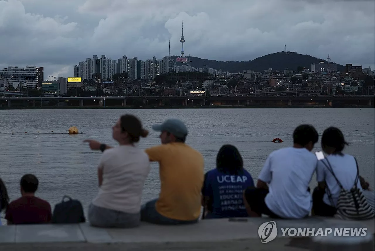 '잠 못드는 밤'…푹푹찌는 무더위 속 대부분 지역 열대야