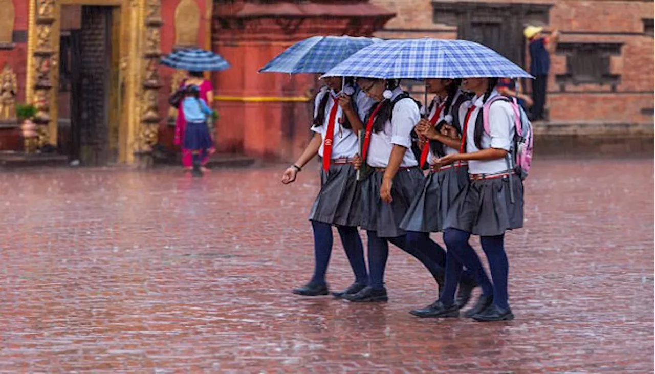 Karnataka Rains: ಕರ್ನಾಟಕಕ್ಕೆ ಜಲ ಕಂಟಕ.. ಈ ಜಿಲ್ಲೆಗಳಲ್ಲಿ ರಣಭೀಕರ ಮಳೆ, ಬಿರುಗಾಳಿ ಗುಡುಗು ಮಿಂಚು ಸಹಿತ ವರುಣಾರ್ಭಟದ ಎಚ್ಚರಿಕೆ!