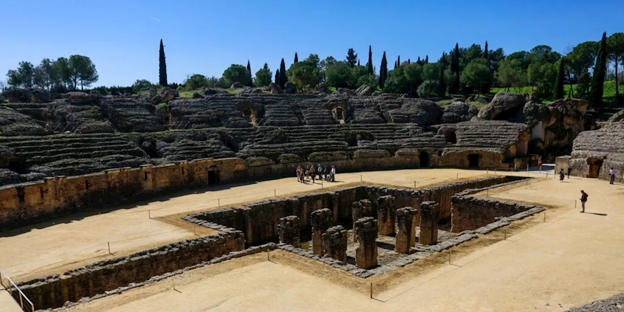 Arqueólogos en su paraíso (III): «En Itálica no se necesita mucha imaginación para soñar cómo fue esa gran ...