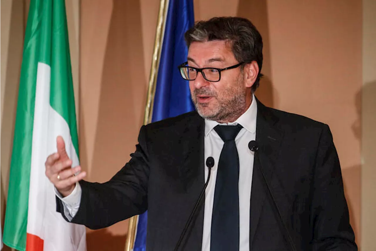 Giorgetti: 'Per la Commissione europea l'Italia negozia una posizione in campo economico'