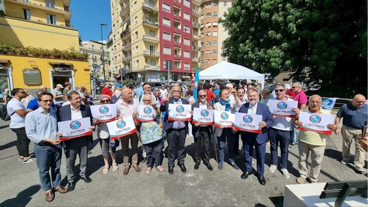 L'opposizione esulta, già 200 mila firme contro l'Autonomia