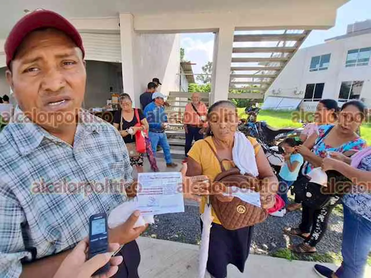 Llevan protesta a CAEV, en Álamo; llevan un mes sin agua