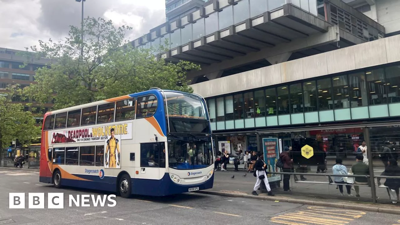 Plans for fewer idling buses in Manchester's Piccadilly Gardens