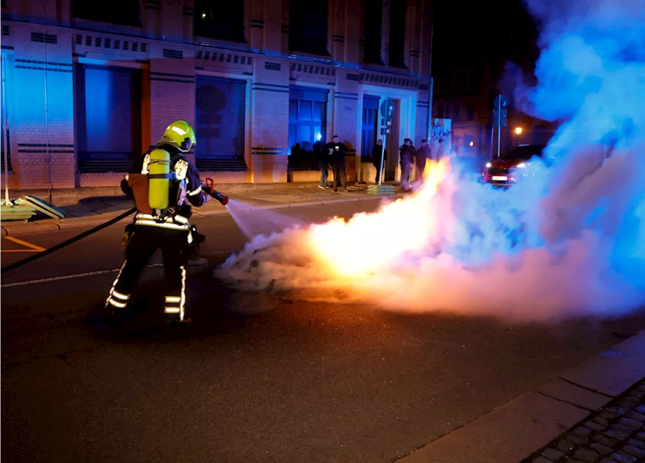 Marzahn-Hellersdorf: Brandstifterserie in Kaulsdorf-Nord – Feuerwehr löscht mehrere Brände am Teterower Ring