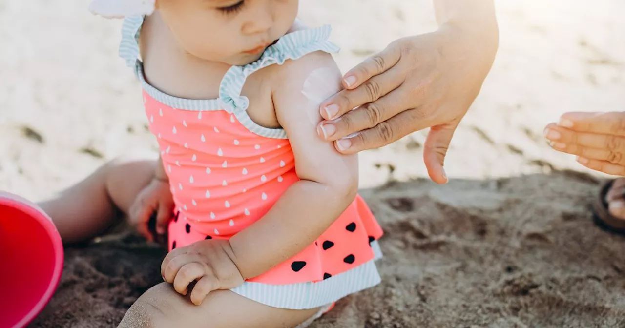 Ab wann darf man Babys mit Sonnencreme vor UV-Strahlung schützen?