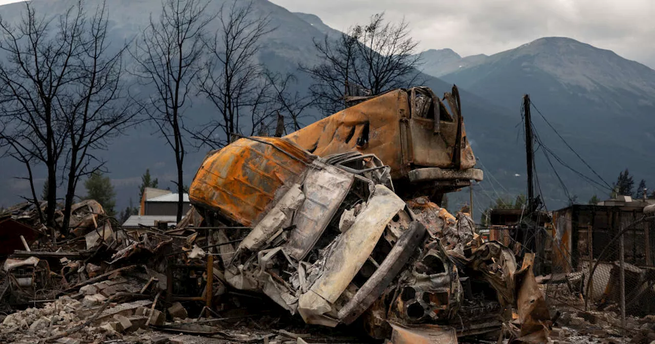 L’incendie de la ville de Jasper laisse la presse canadienne “à court de mots”