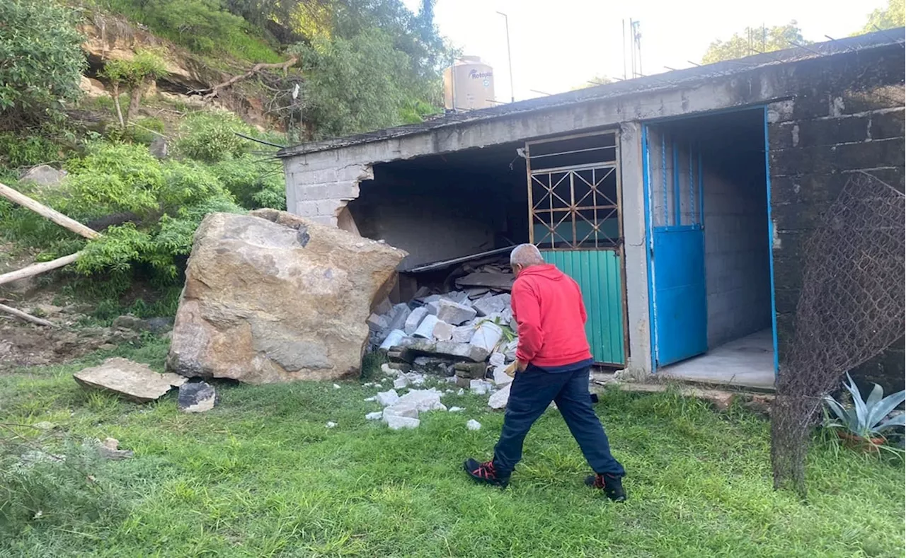 Derrumbe en Tula, Hidalgo: rocas caen sobre vivienda en la colonia El Cielito, no hay heridos