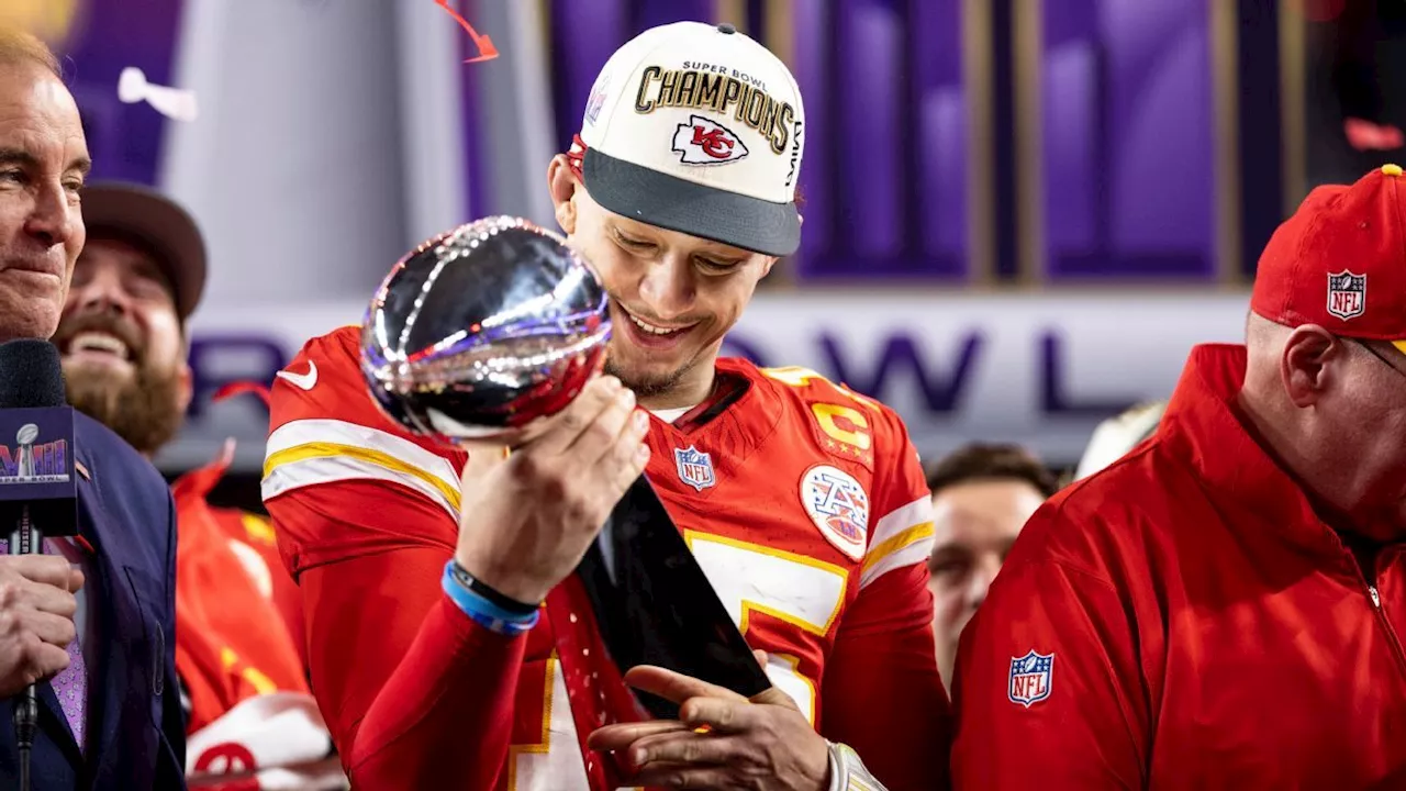 Chiefs' Patrick Mahomes says he's not underpaid after QB deals