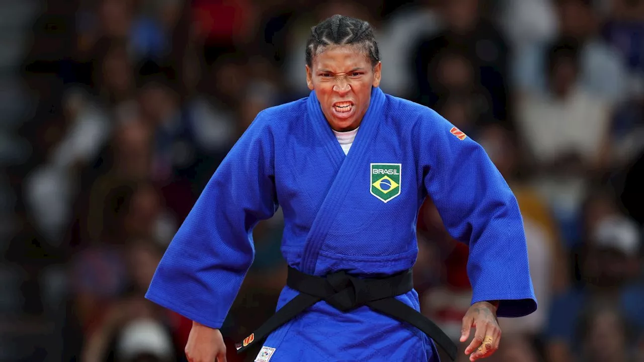 Rafaela Silva para em asiáticas, acaba sem medalha e desaba em choro