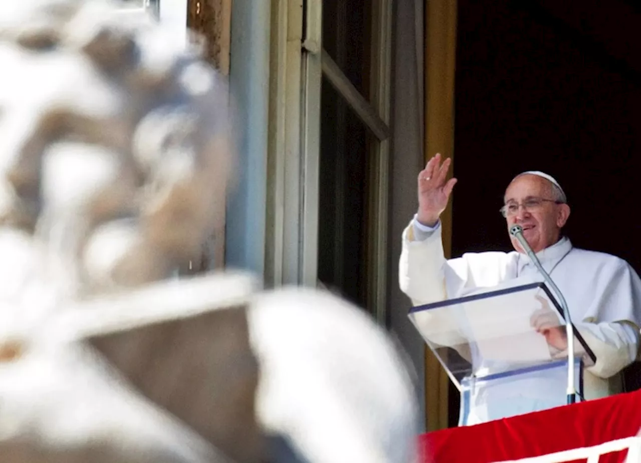 Pope at Angelus: Savour God's everyday miracles