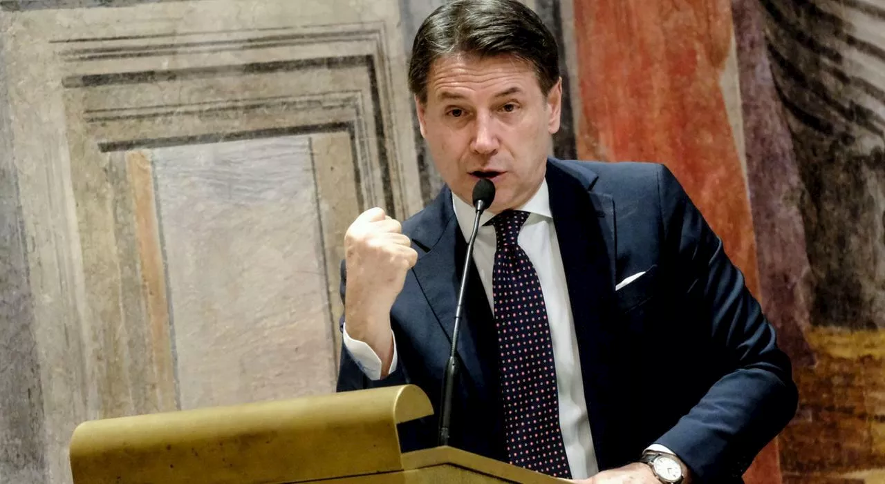 M5S, Conte lavora per l’addio a Grillo: a settembre Costituente e via alla fase due