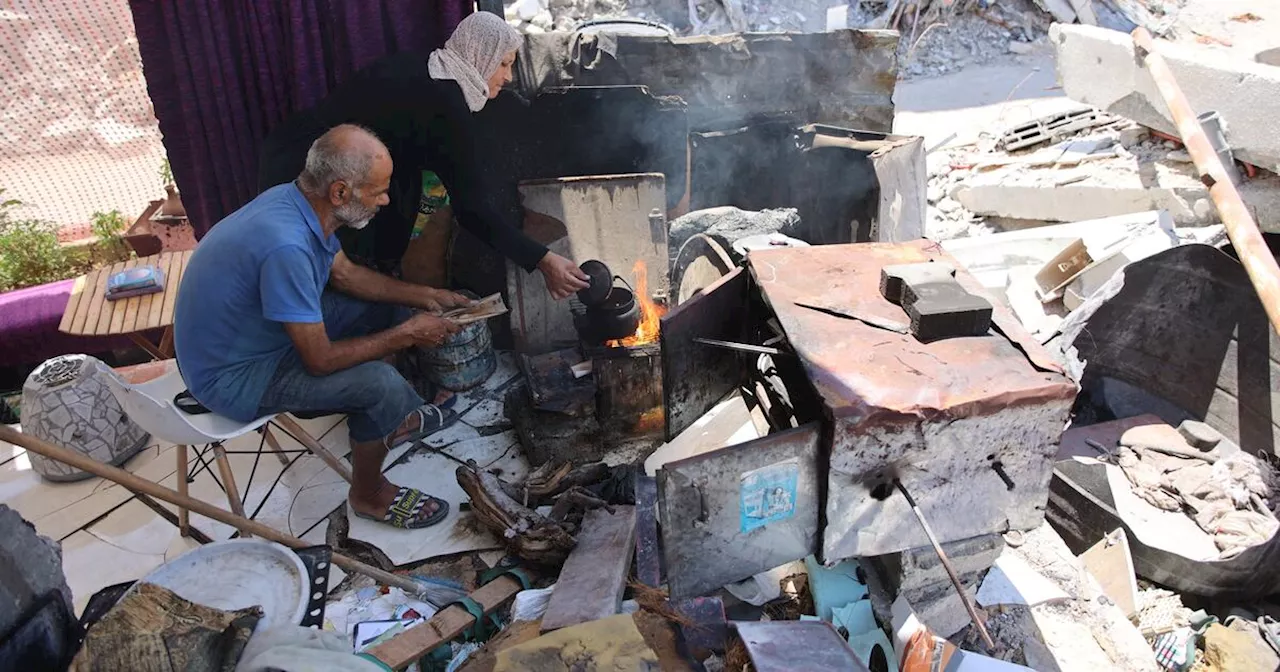 New mass exodus hits central Gaza as Hamas says Israel stalls on ceasefire