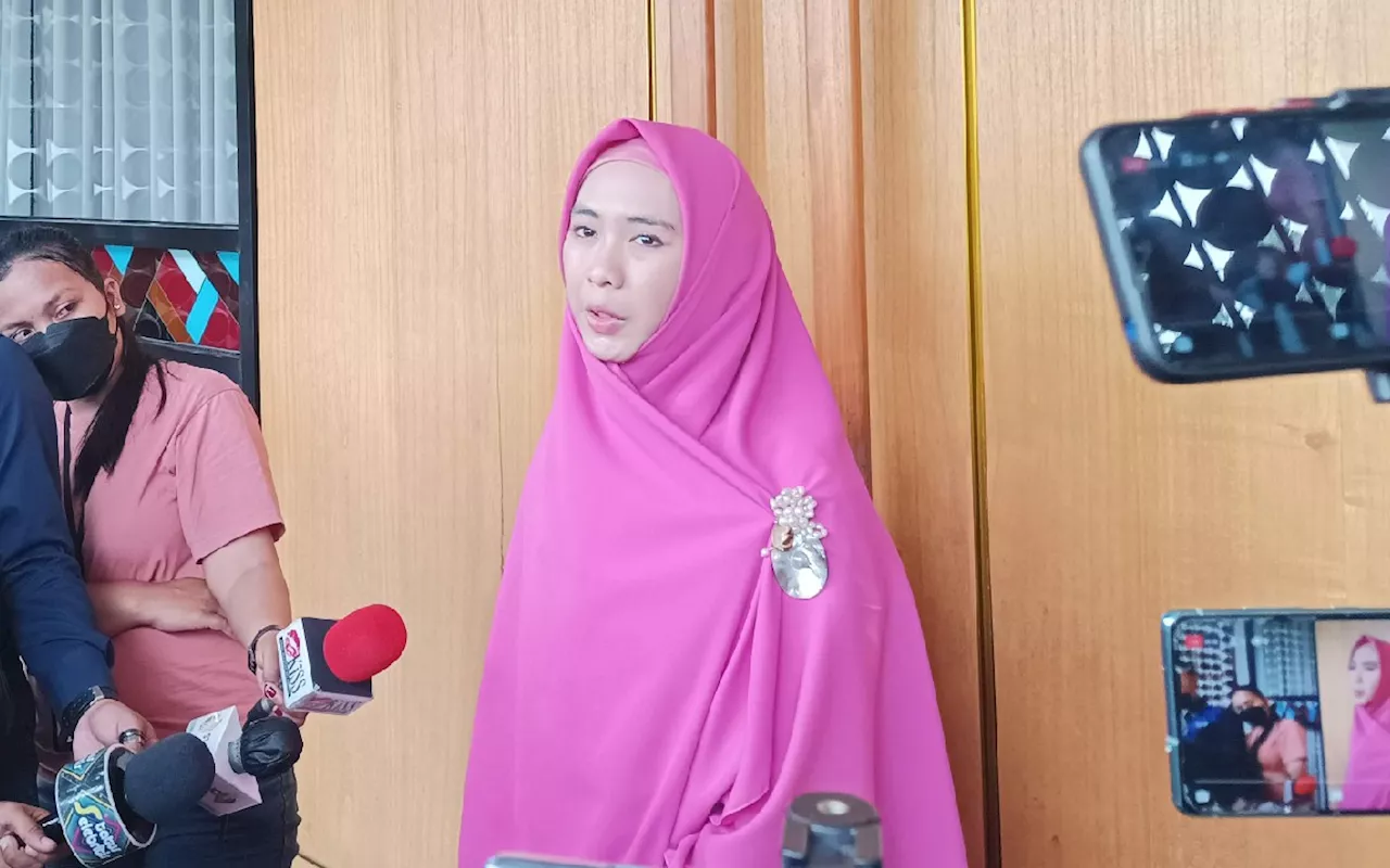 Kuliah di Mesir, Oki Setiana Dewi Bakal Tetap Berdakwah untuk Jamaah Indonesia