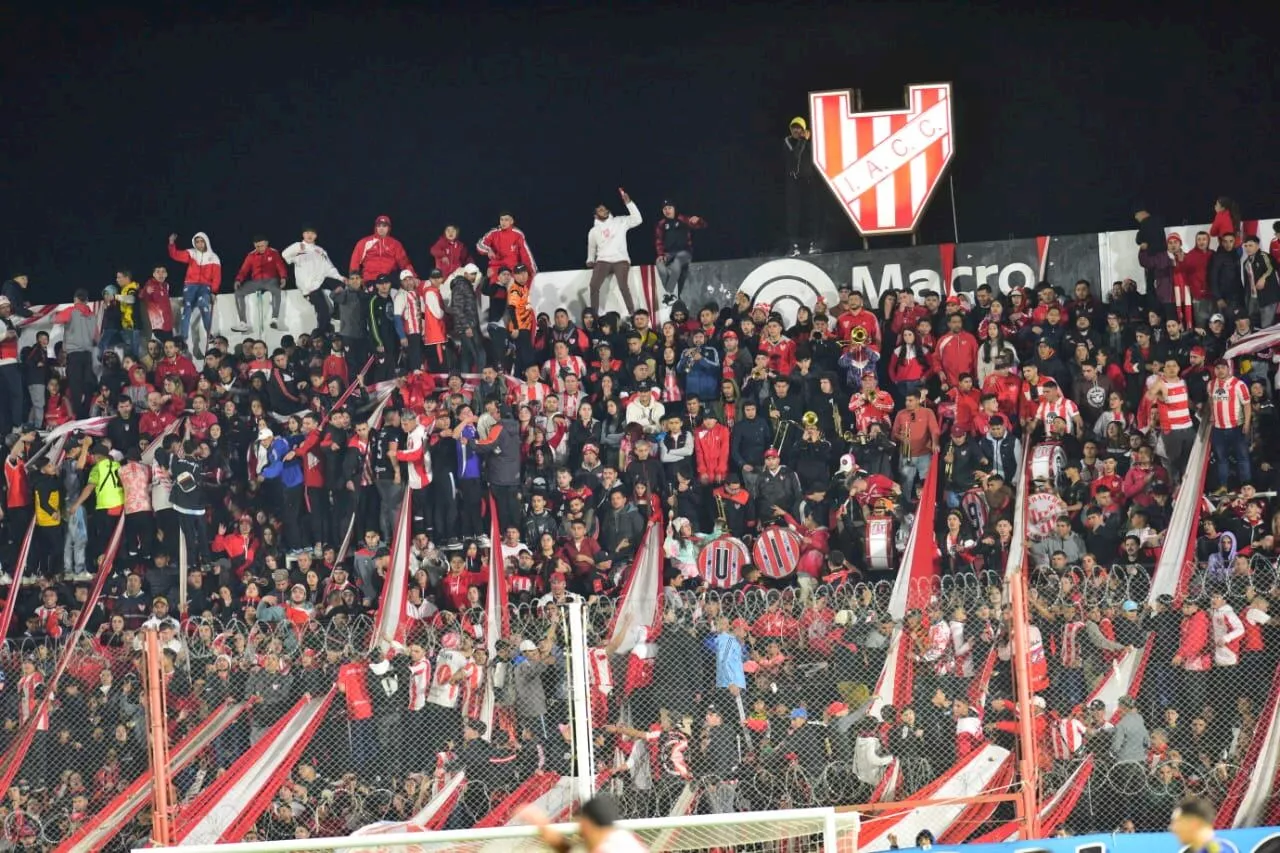 El Instituto-Boca en el Monumental: una fiesta en Alta Córdoba