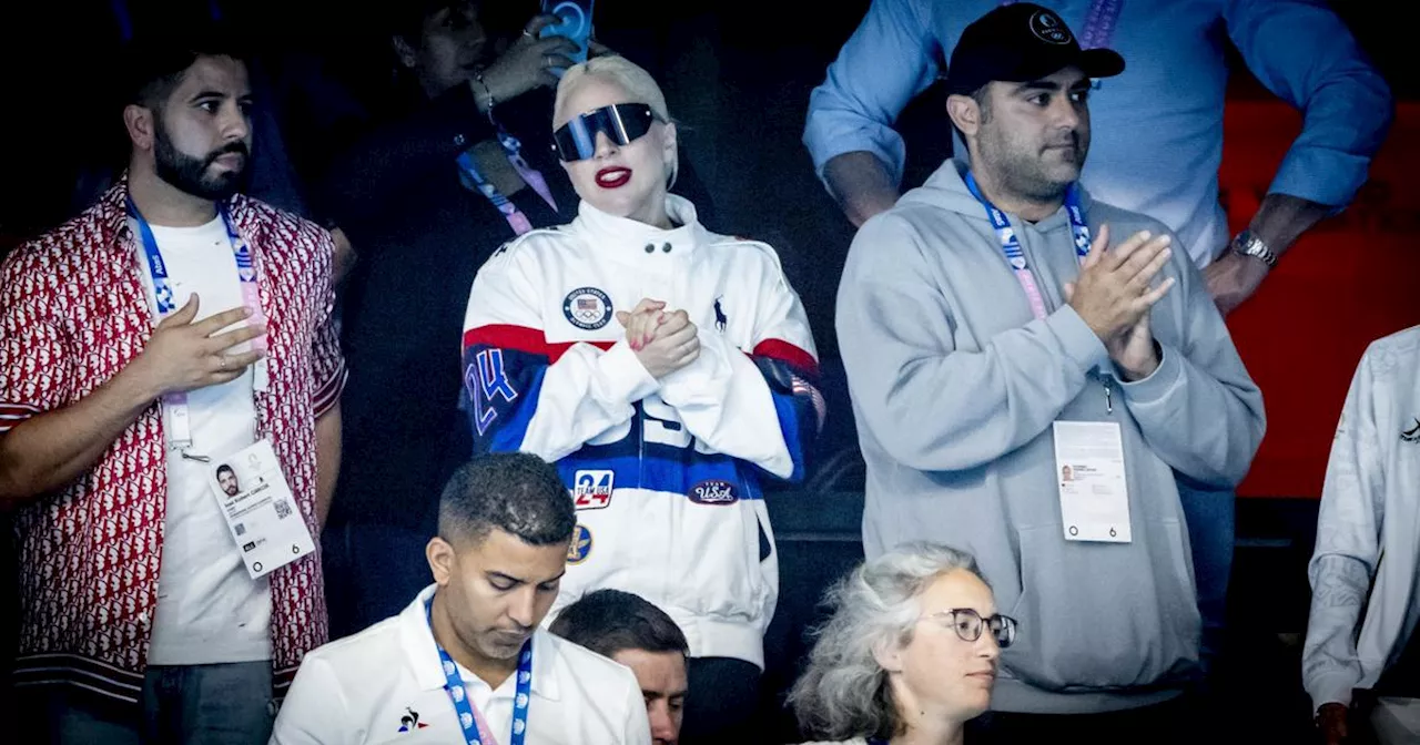 Que se sont dit Gabriel Attal et Lady Gaga pendant le 400m de Léon Marchand?