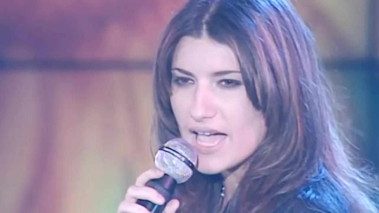 Laura Pausini canta 'Seamisai' a 'Festivalbar' 1997