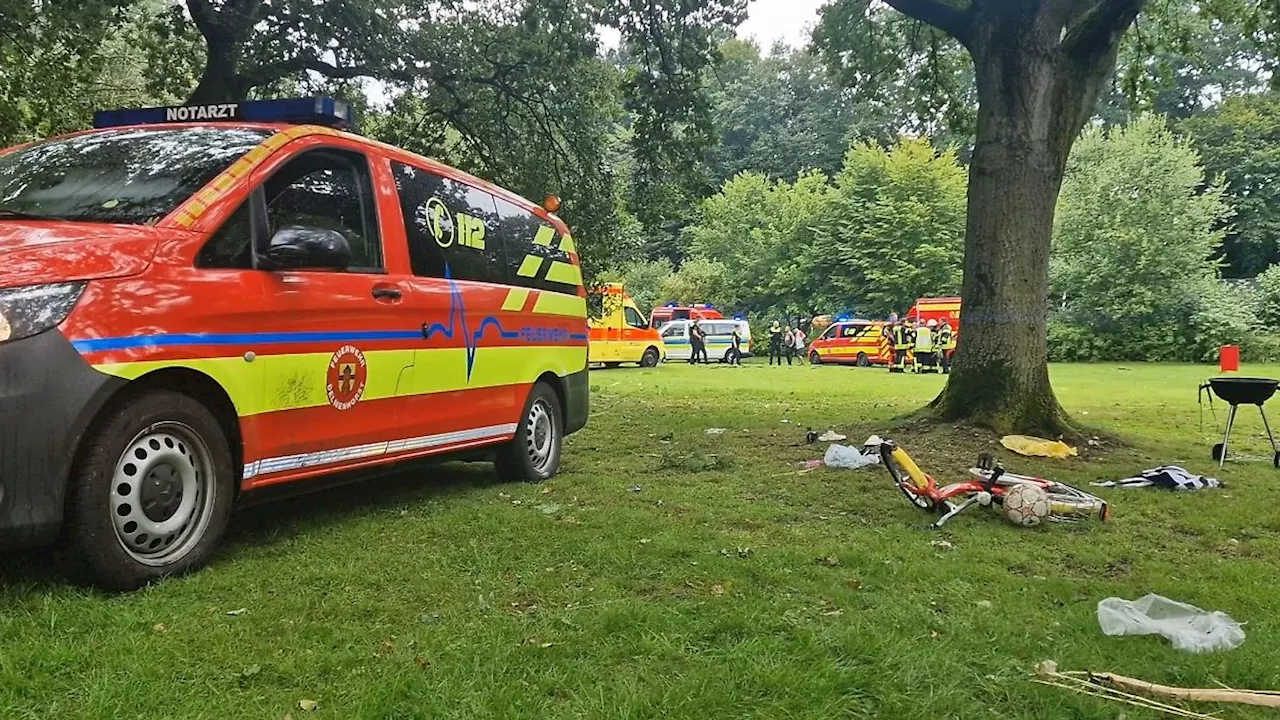 Niedersachsen & Bremen: Jugendliche stirbt nach Blitzeinschlag in Delmenhorst