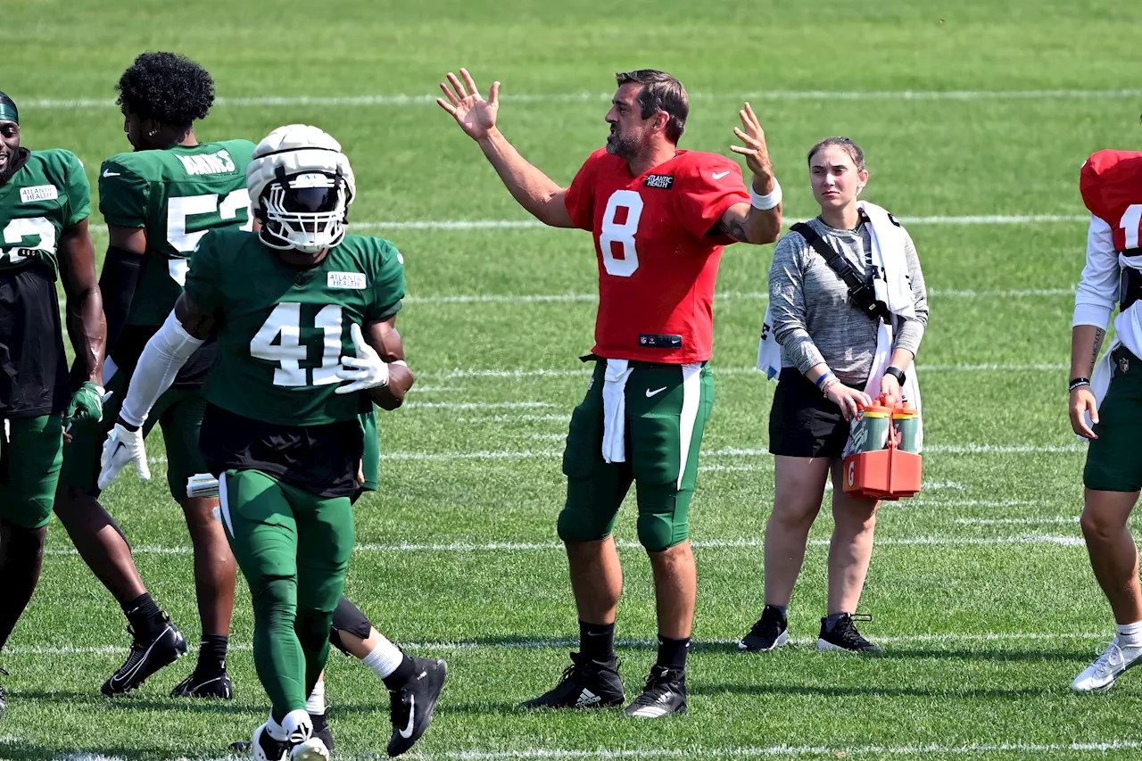 Aaron Rodgers fumes at Jets teammates as offense struggles at training camp