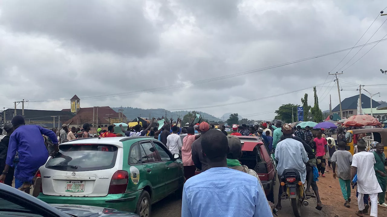 BREAKING: Hardship: Protesters block major road leading to Abuja