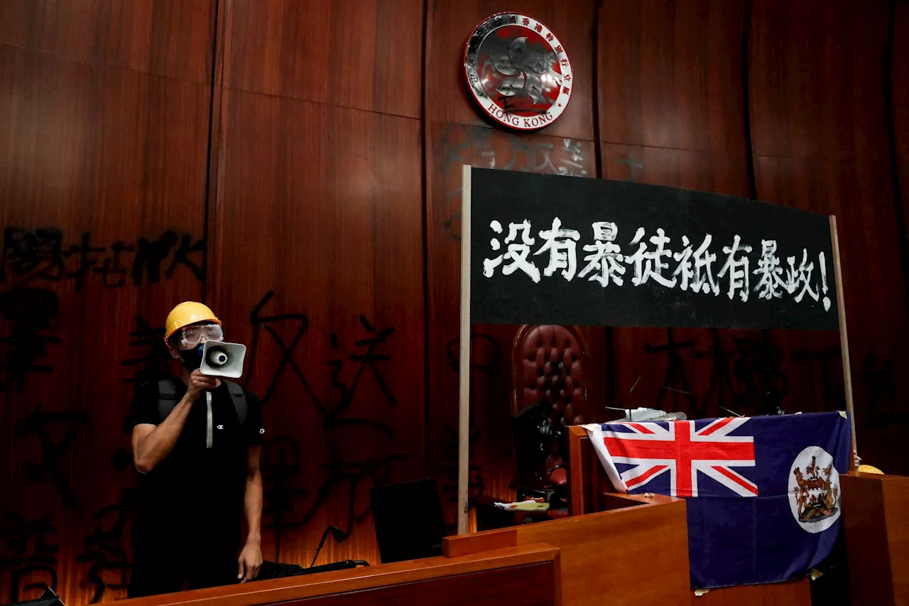 Hong Kong activist convicted of getting complaint form out of prison without authorization