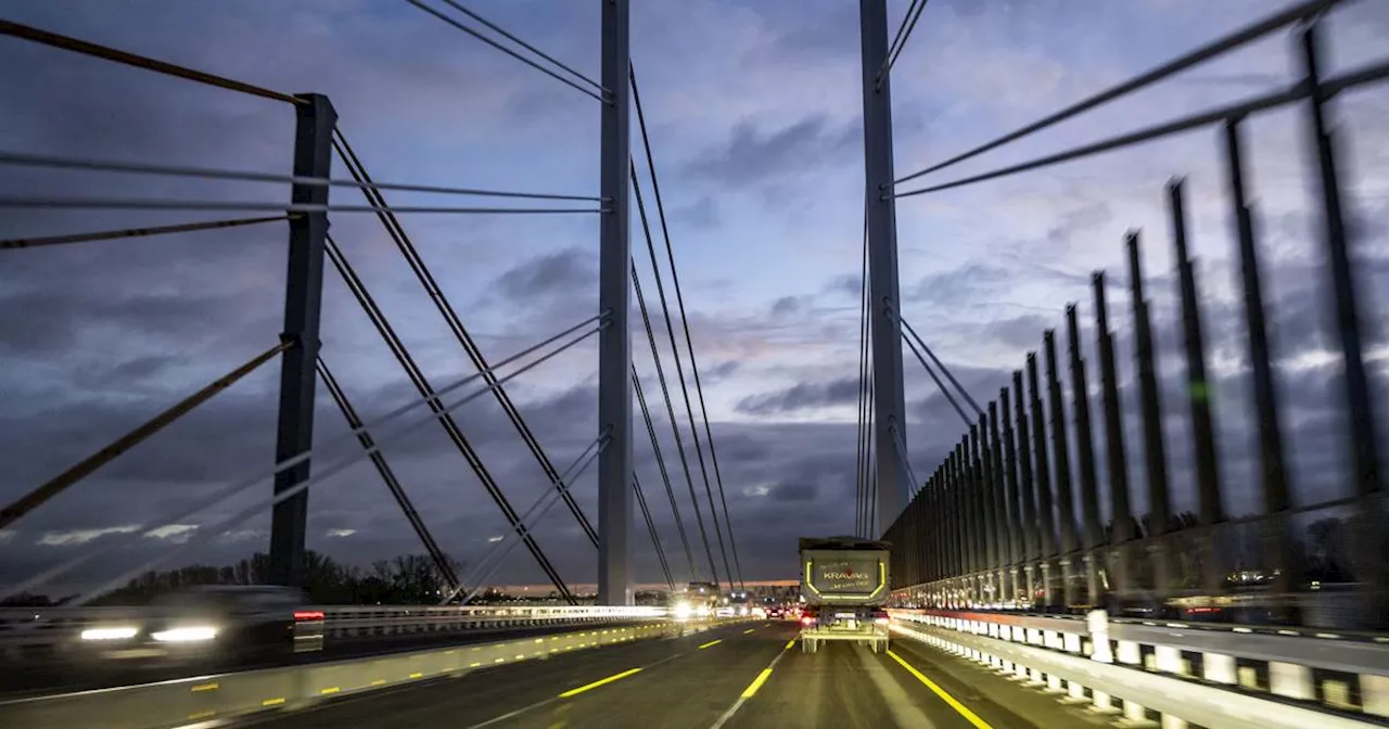 Duisburg: Vollsperrungen der A40 wegen Bauarbeiten