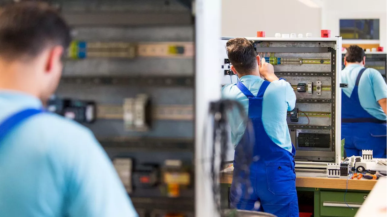 Jobmesse in Berliner Notunterkunft geplant: Integrationssenatorin Kiziltepe will mehr Geflüchtete in Arbeit bringen