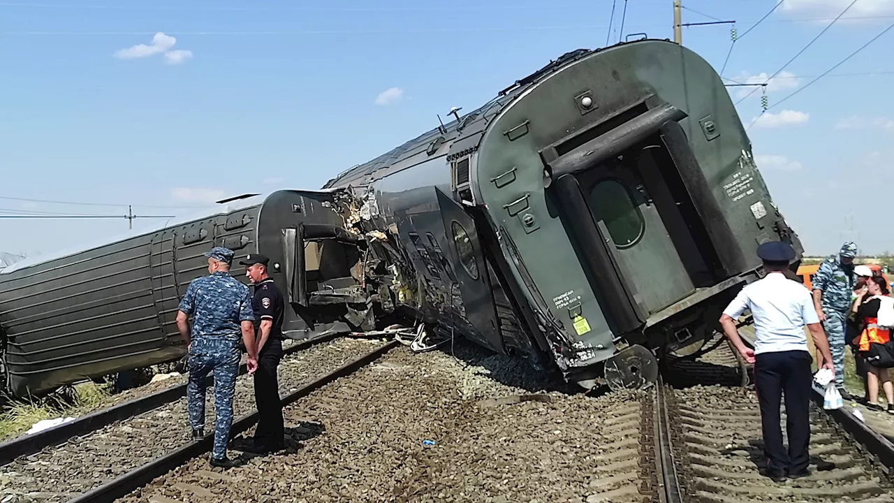 Три человека находятся в тяжелом состоянии после ЧП с поездом под Волгоградом