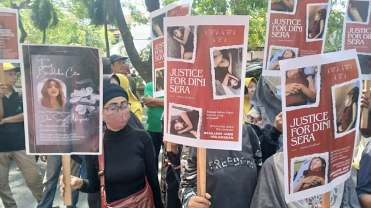 Ratusan Orang Geruduk PN Surabaya Gegara Putus Bebas Ronald Tannur: Justice for Dini Sera