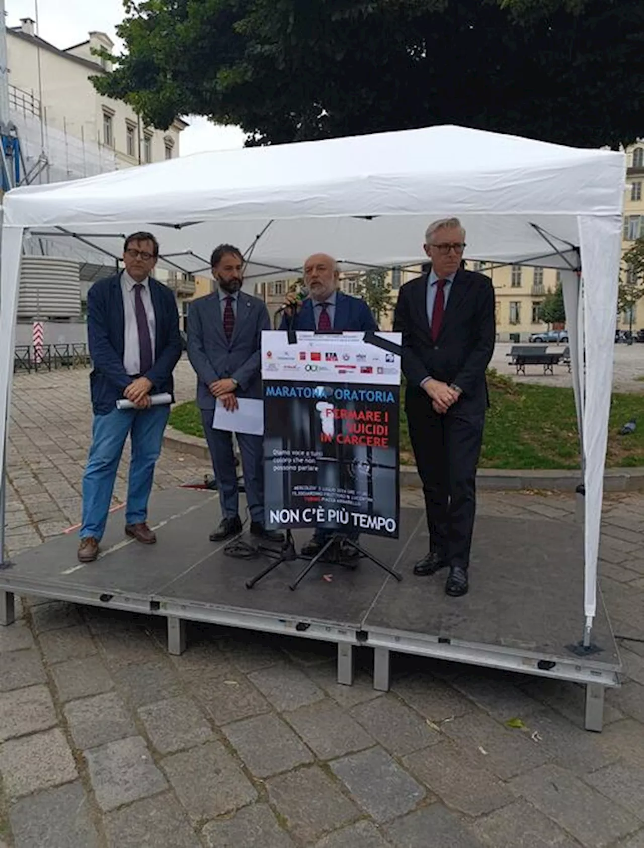 'Basta suicidi nelle carceri', maratona oratoria a Torino